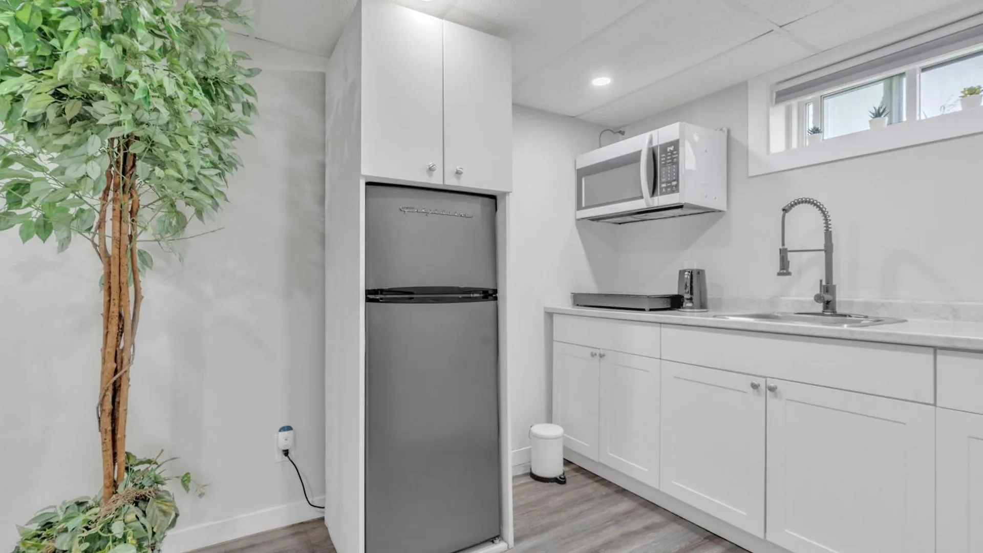 Luxury Basement Suite In Top Prime Location Winnipeg