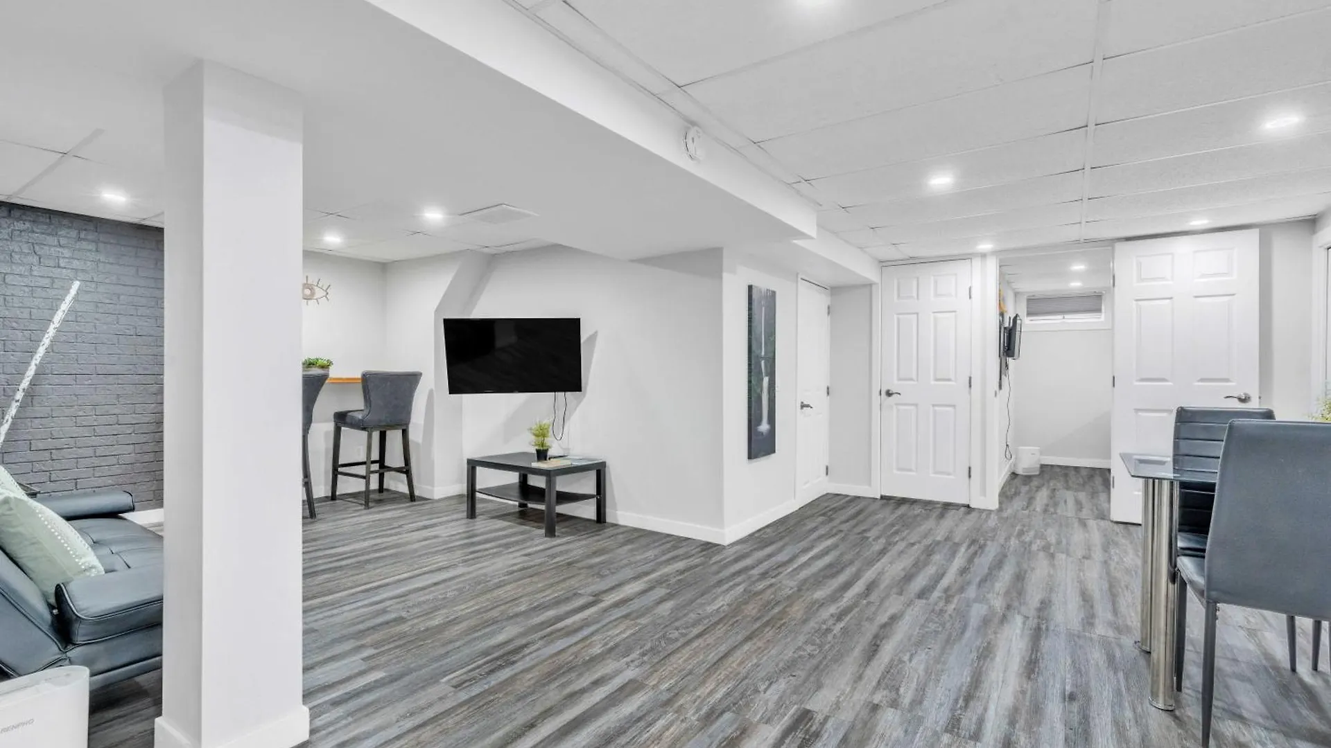 Luxury Basement Suite In Top Prime Location Winnipeg Dom wakacyjny