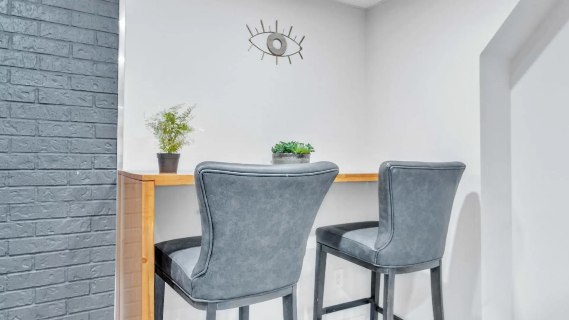 Luxury Basement Suite In Top Prime Location Winnipeg
